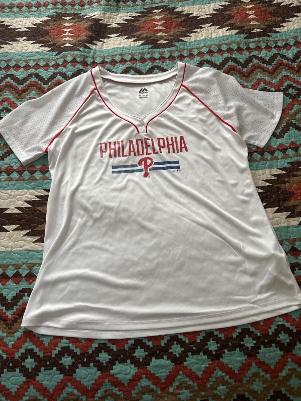 Majestic Women's White Philadelphia Phillies Raglan V-Neck, XXL NWOT